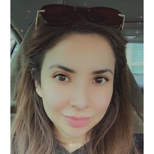 Meet your Posher, Adriana